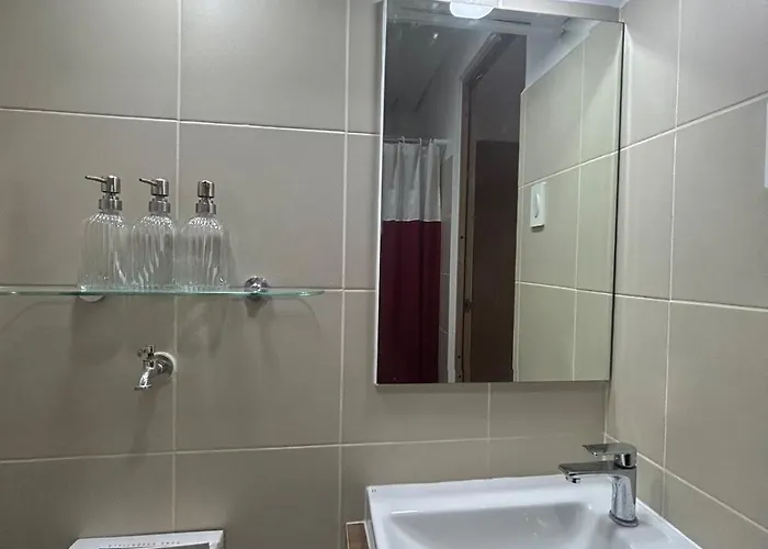Lush Residences 1br Haven Makati Smart Tv Netflix Hi Speed Internet Apartment