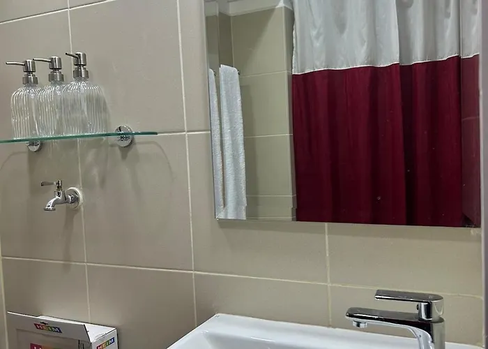 Lush Residences 1br Haven Makati Smart Tv Netflix Hi Speed Internet Manila