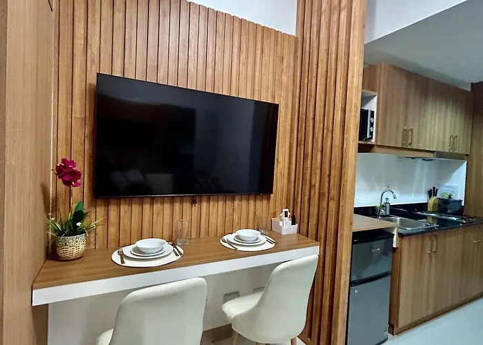 Lush Residences 1br Haven Makati Smart Tv Netflix Hi Speed Internet