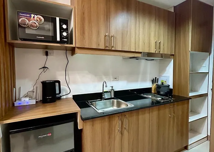 Lush Residences 1br Haven Makati Smart Tv Netflix Hi Speed Internet Apartment Manila