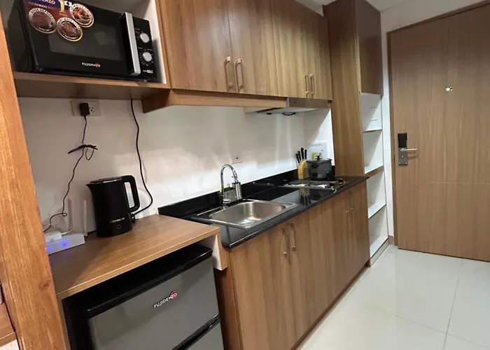 Lush Residences 1br Haven Makati Smart Tv Netflix Hi Speed Internet Apartment *