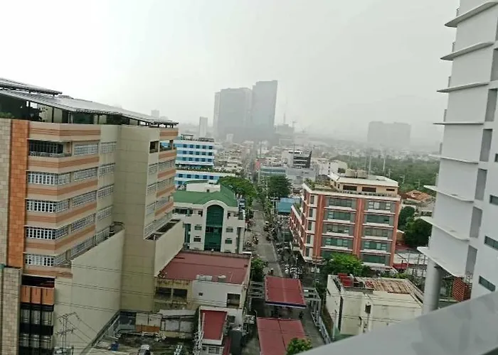 Lush Residences 1br Haven Makati Smart Tv Netflix Hi Speed Internet